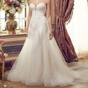 Mikaella Lace and Tulle Wedding Dress size 12